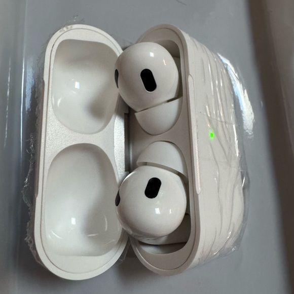 IPhone Accessories Gift Box - Picture 5 of 11